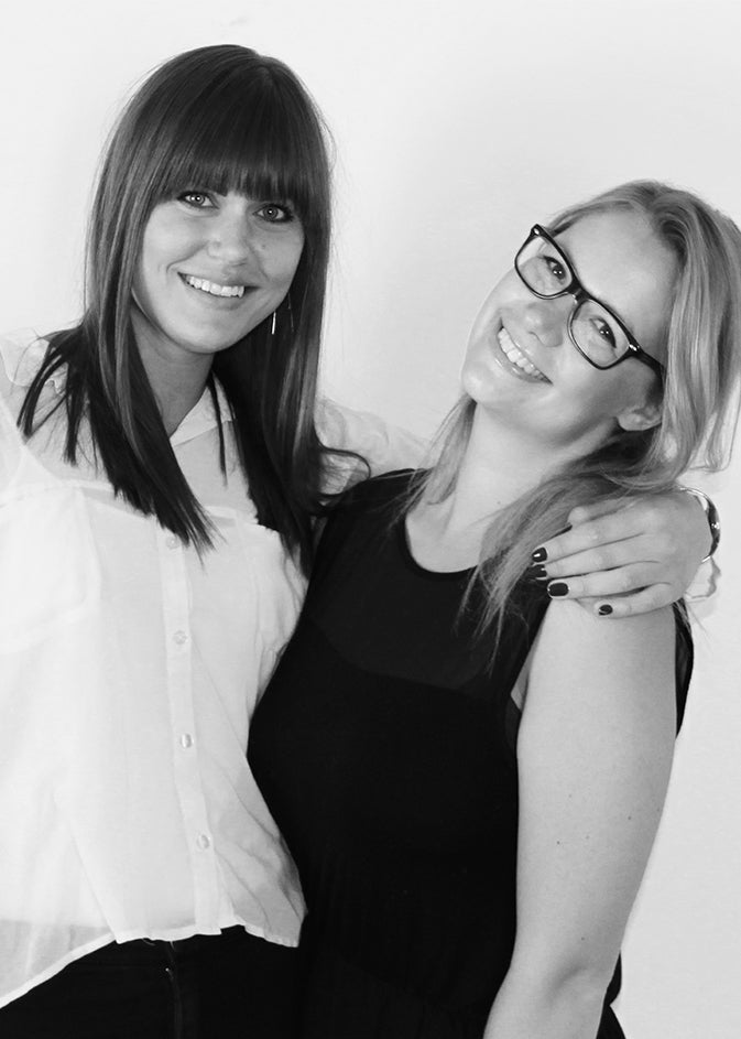 Black-and-white portrait of designer Sigrid Smetana og Anne Wolf Holm.