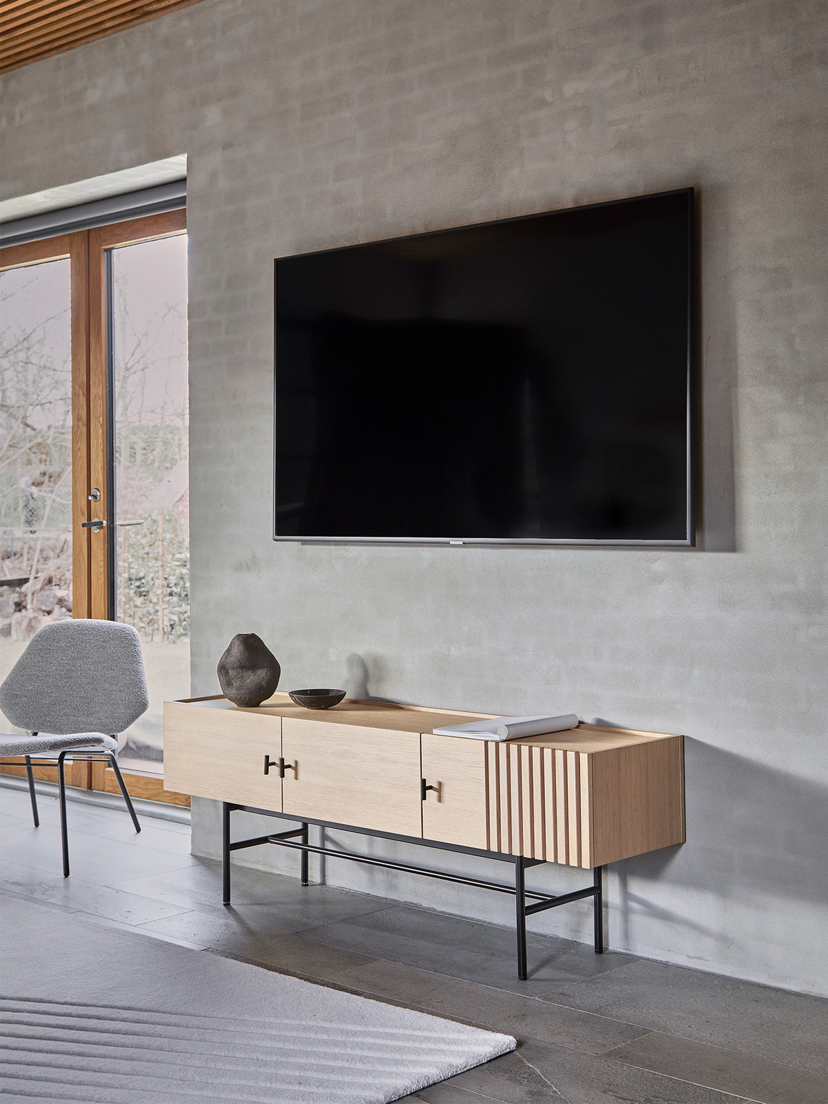 Array low sideboard (150 cm) - White pigmented oak