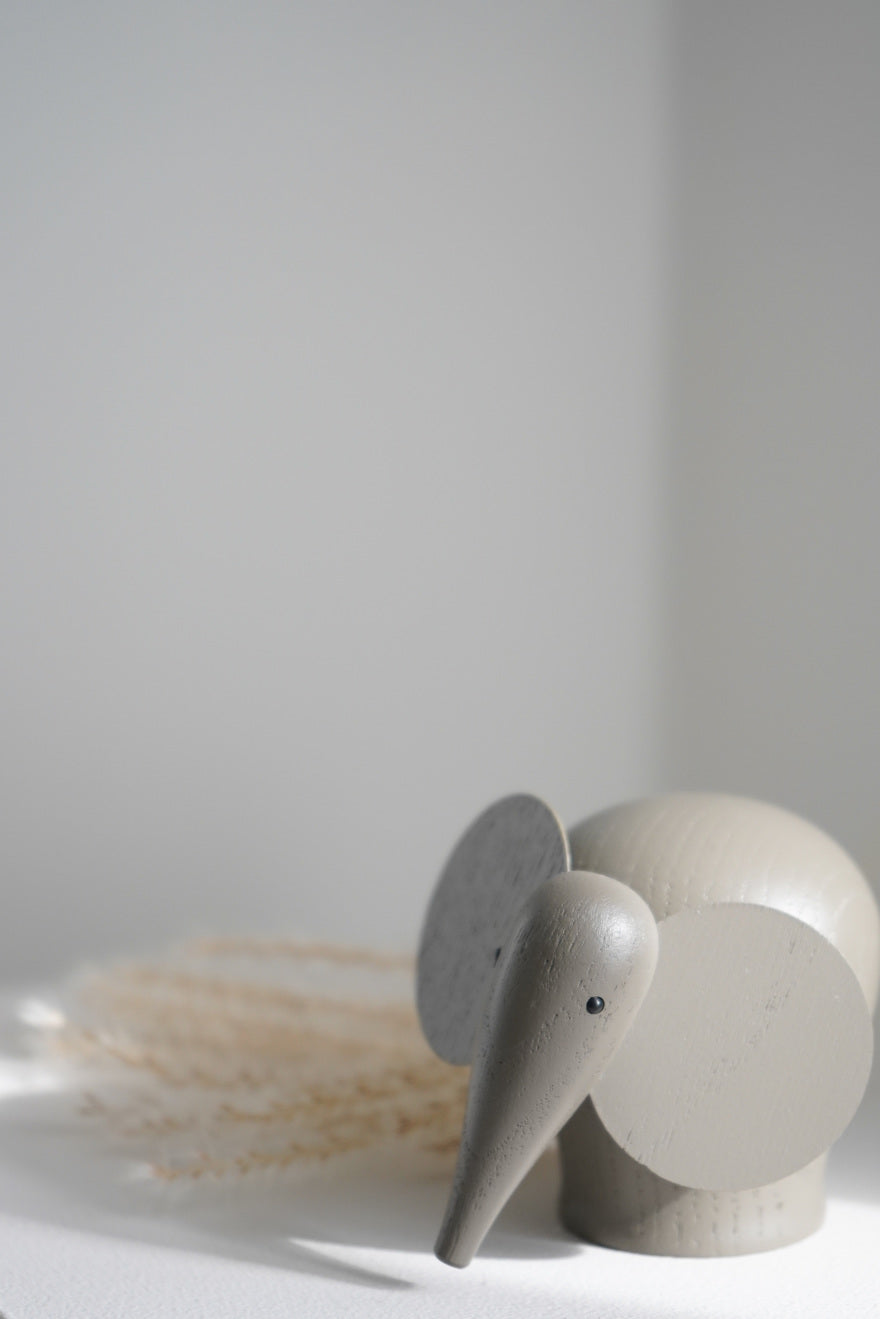 Nunu elephant (Medium) - Taupe