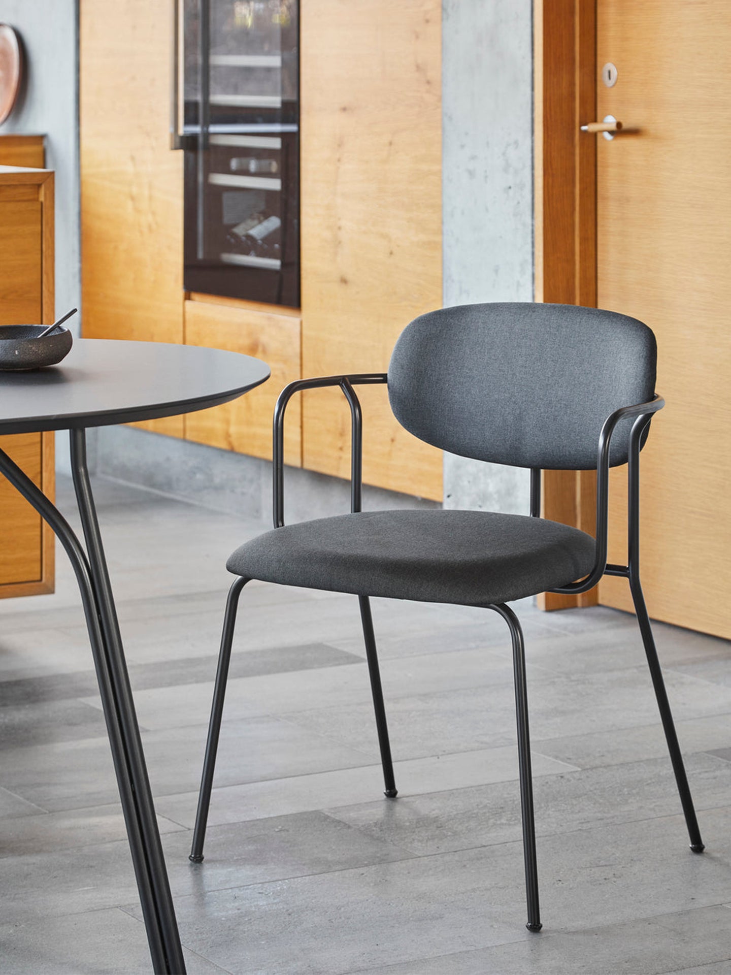 Frame dining chair - Black