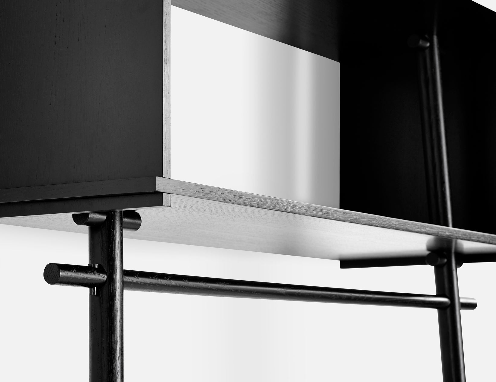Töjbox wardrobe (Small) - Black