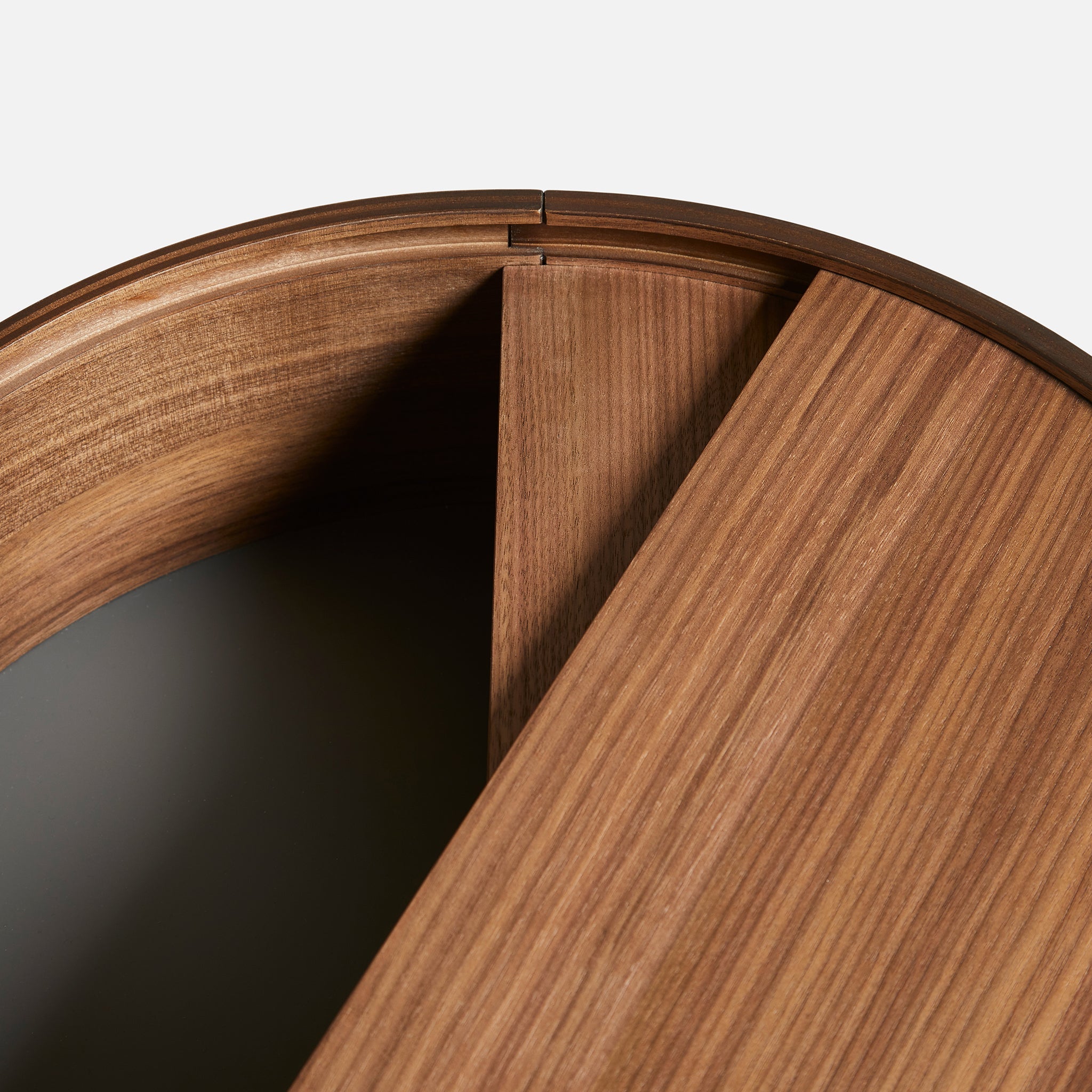 Arc side table (42 cm) - Walnut