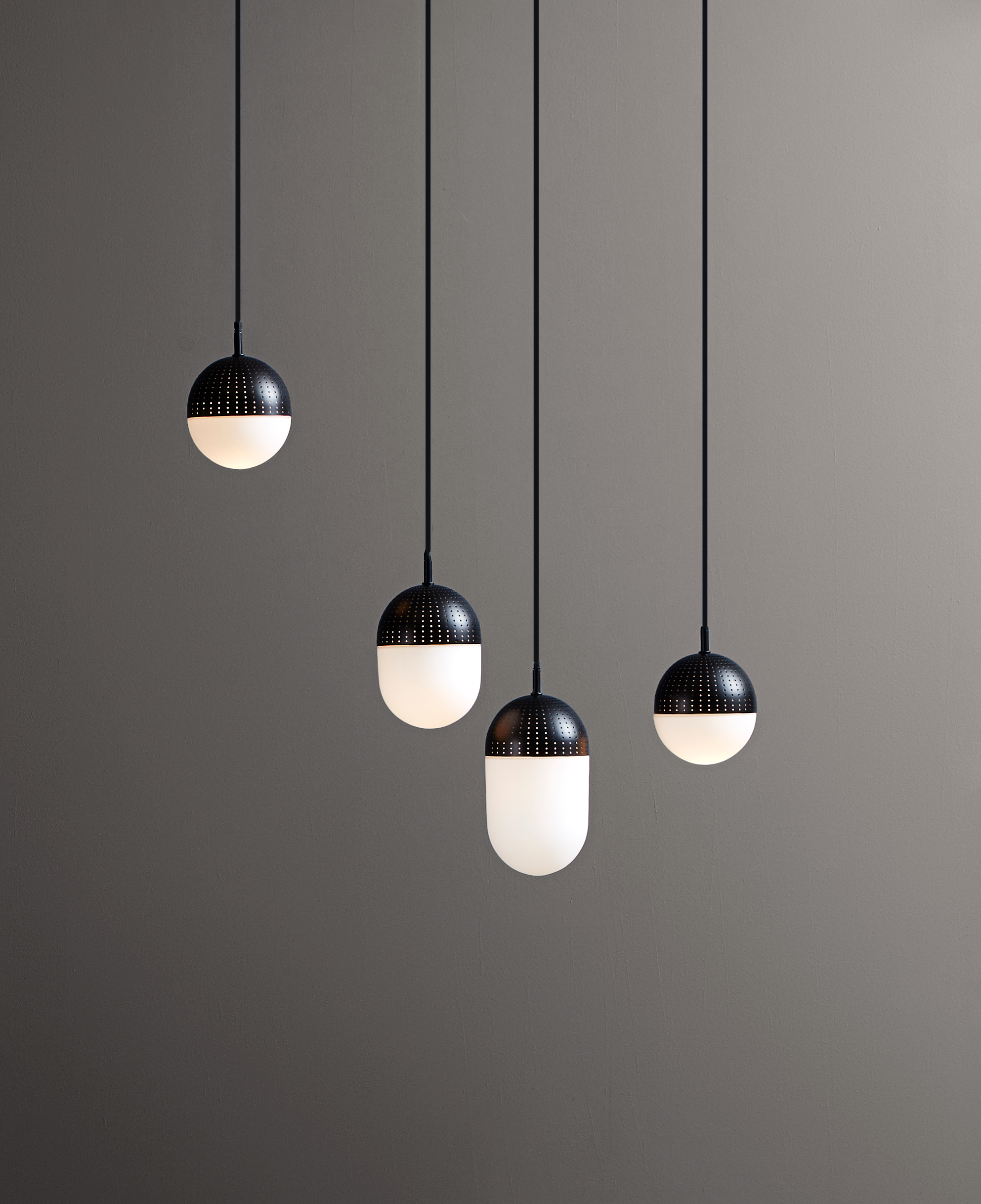 Dot pendant (Small) - Black