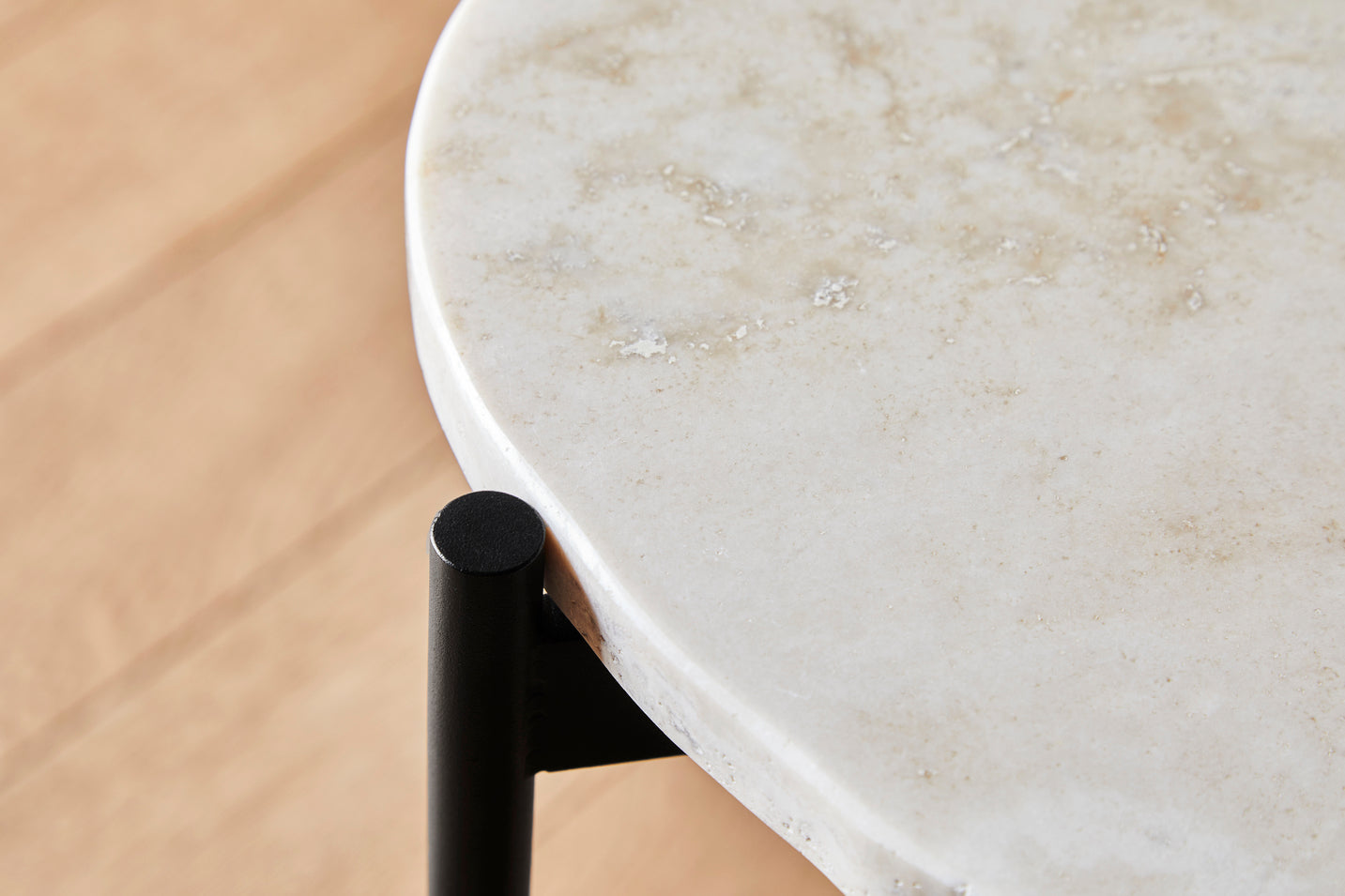 La Terra occasional table (Large) - Ivory