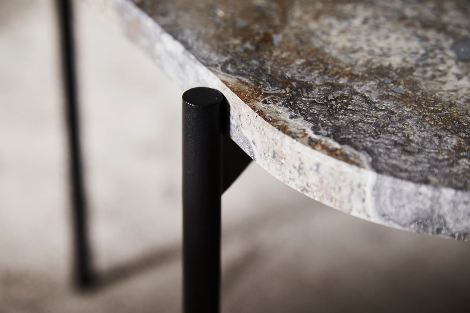 La Terra occasional table (Medium) - Grey Melange
