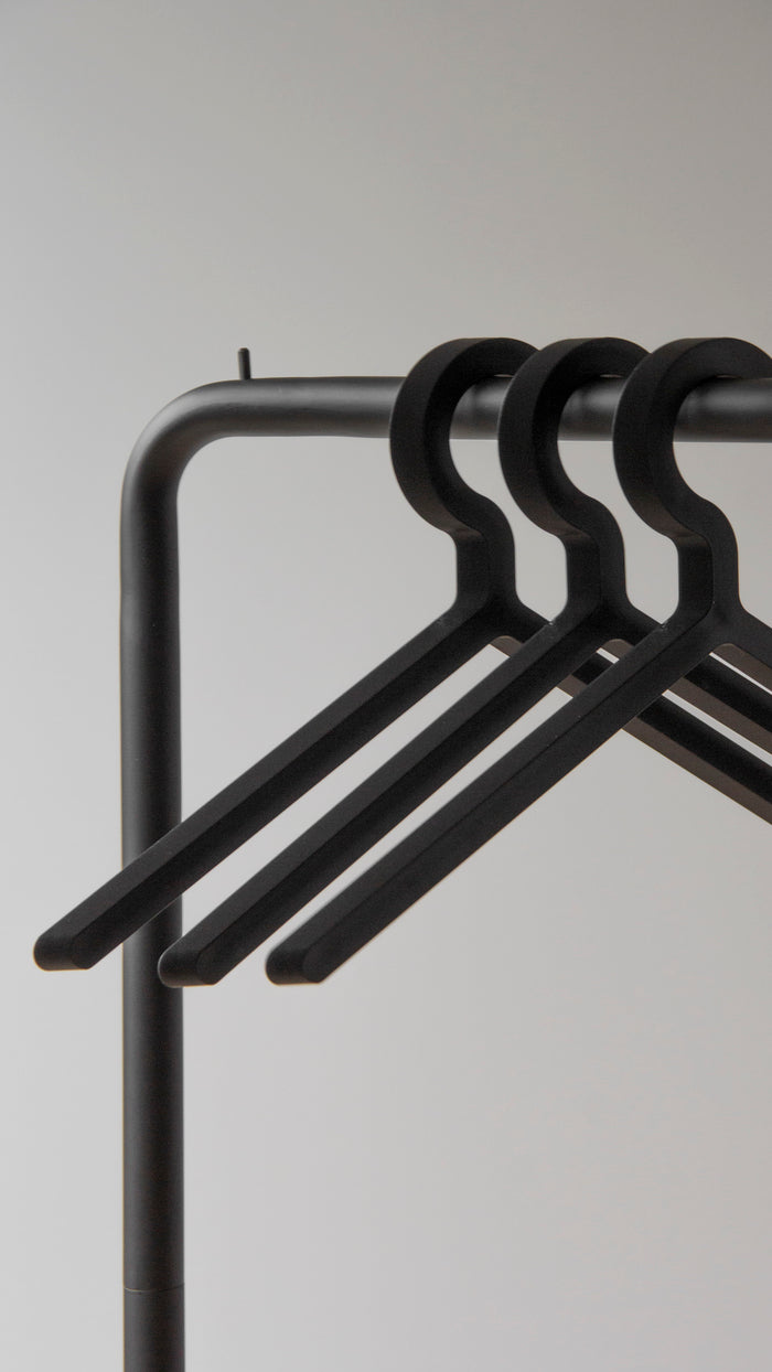 Illusion hanger - Black