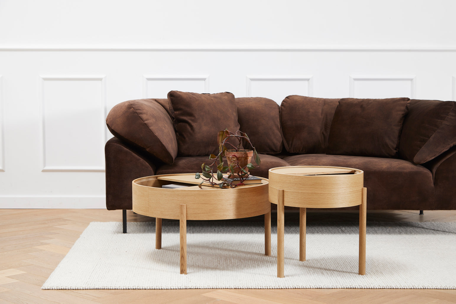 Arc side table (42 cm) - Oiled oak