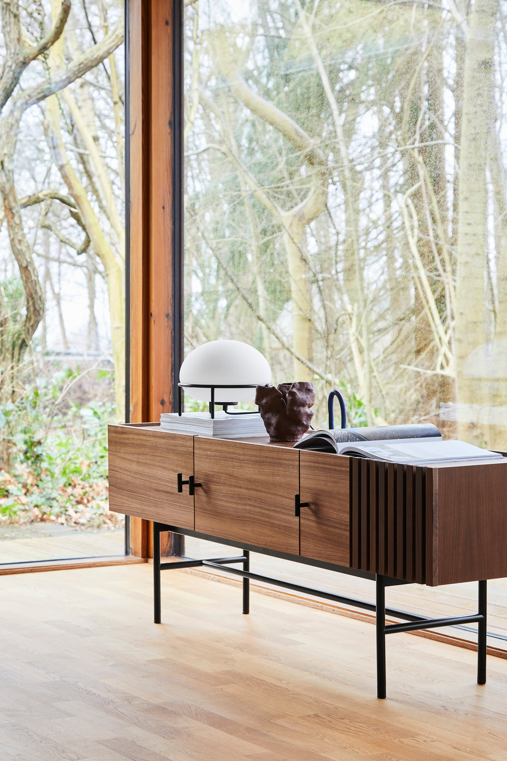 Array low sideboard (150 cm) - Walnut
