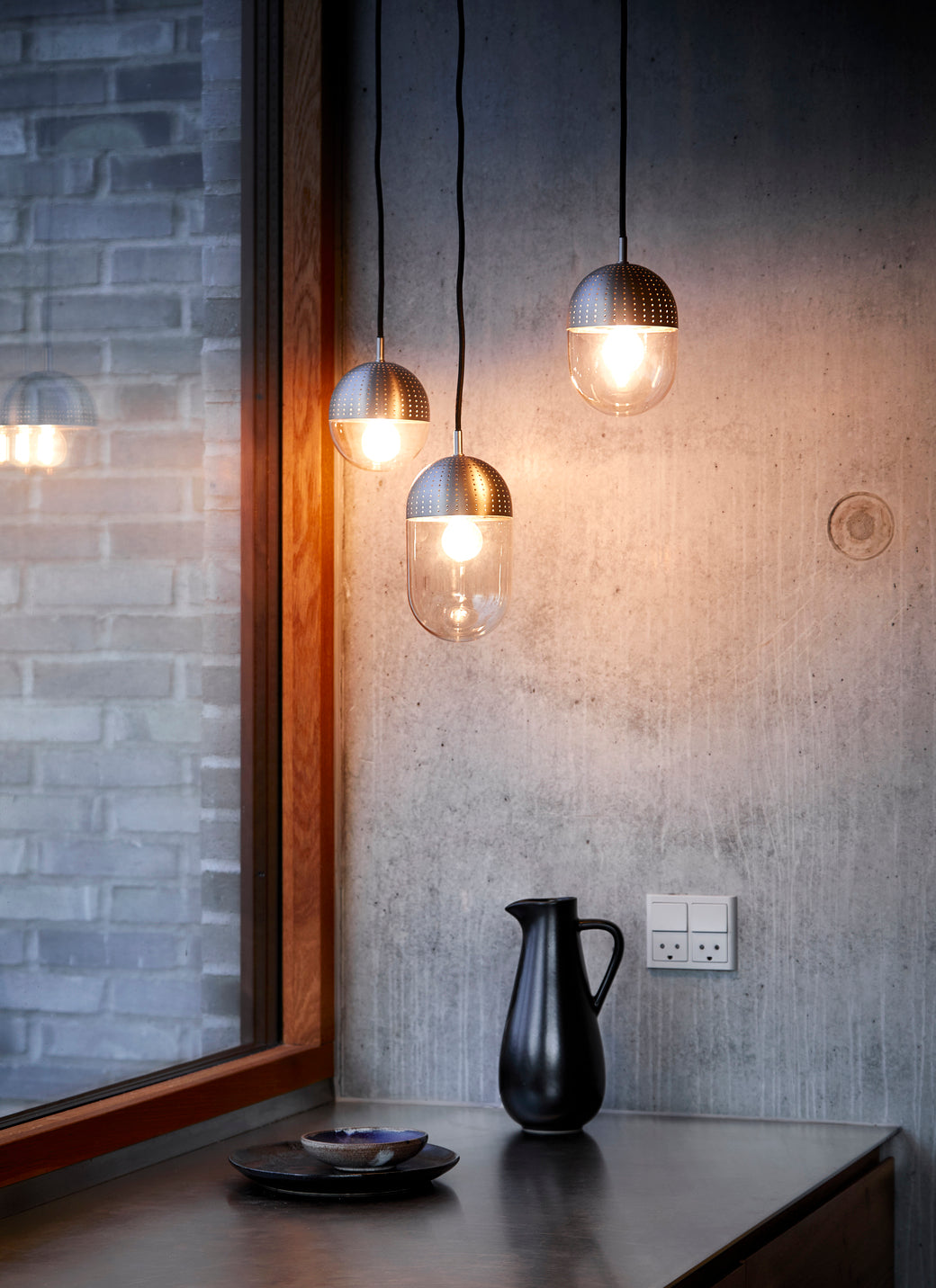 Dot pendant (Medium) - Brushed metal finish