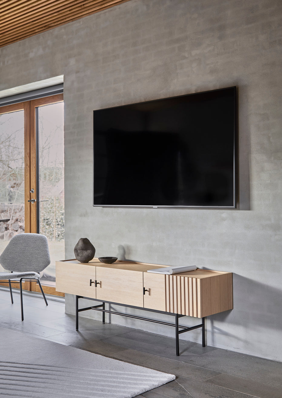 Array low sideboard (150 cm) - White pigmented oak