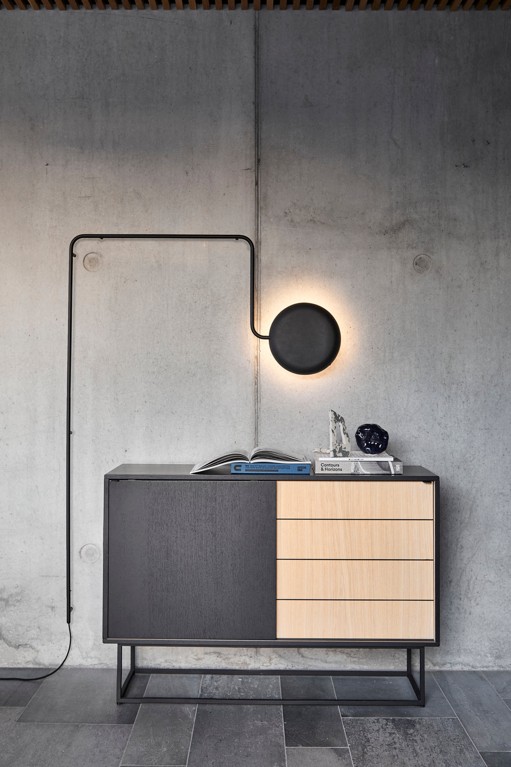 Mercury wall lamp