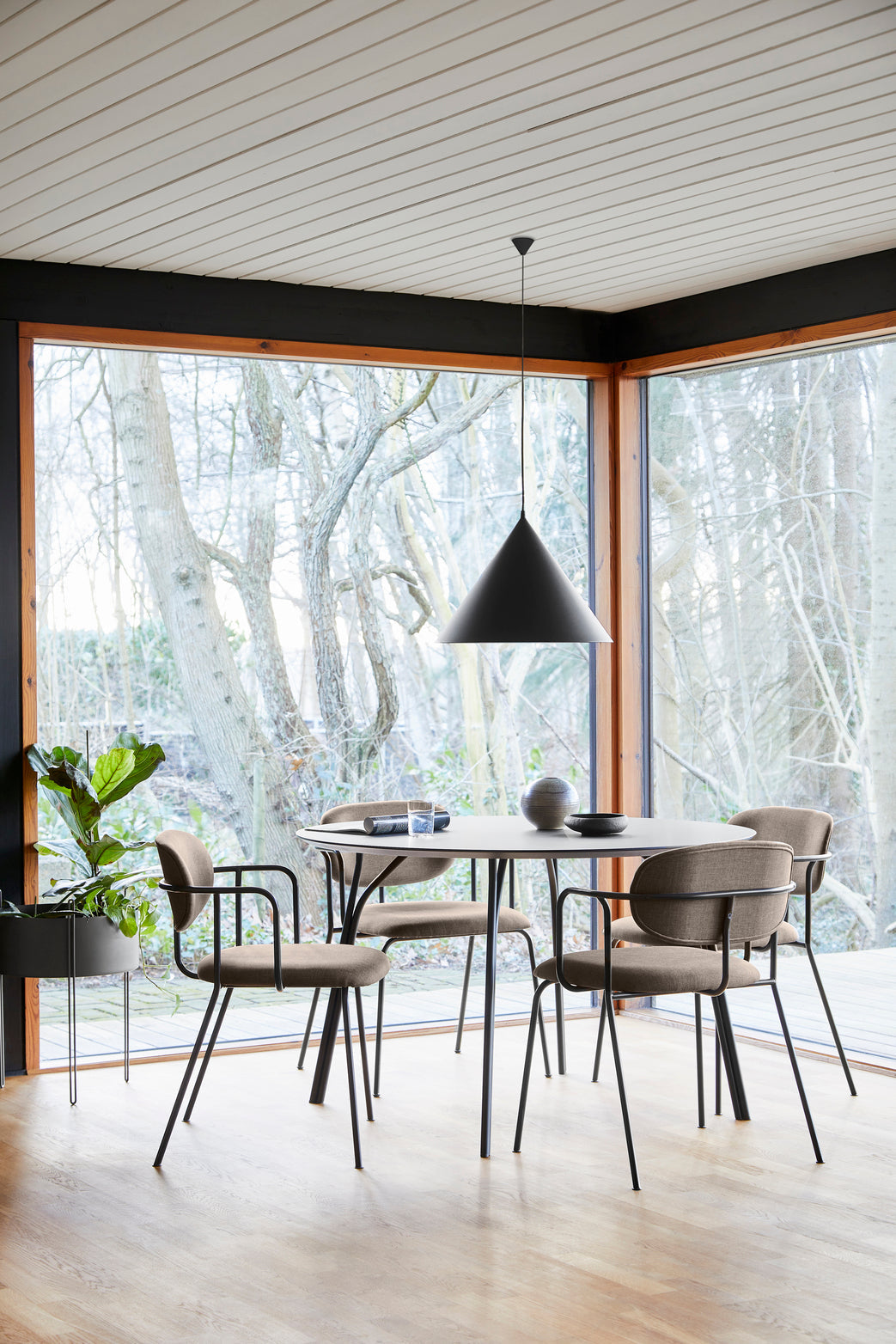Tree dining table (120 cm) - Charcoal black/black