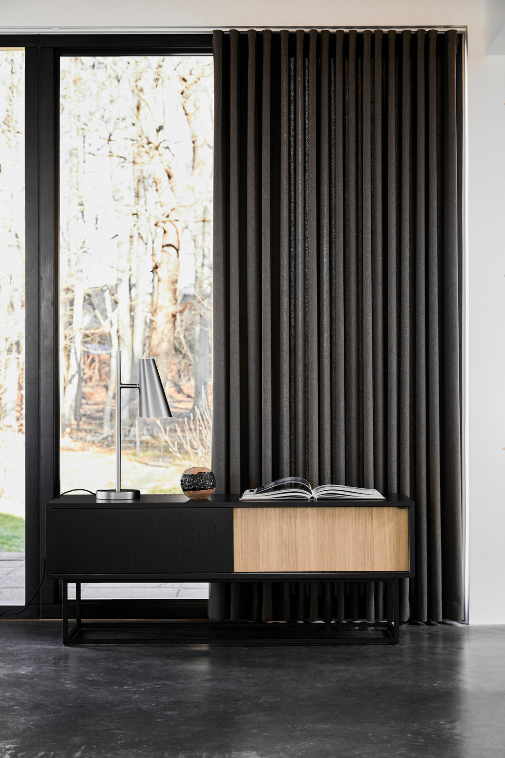Virka sideboard (Low) - Oak/black