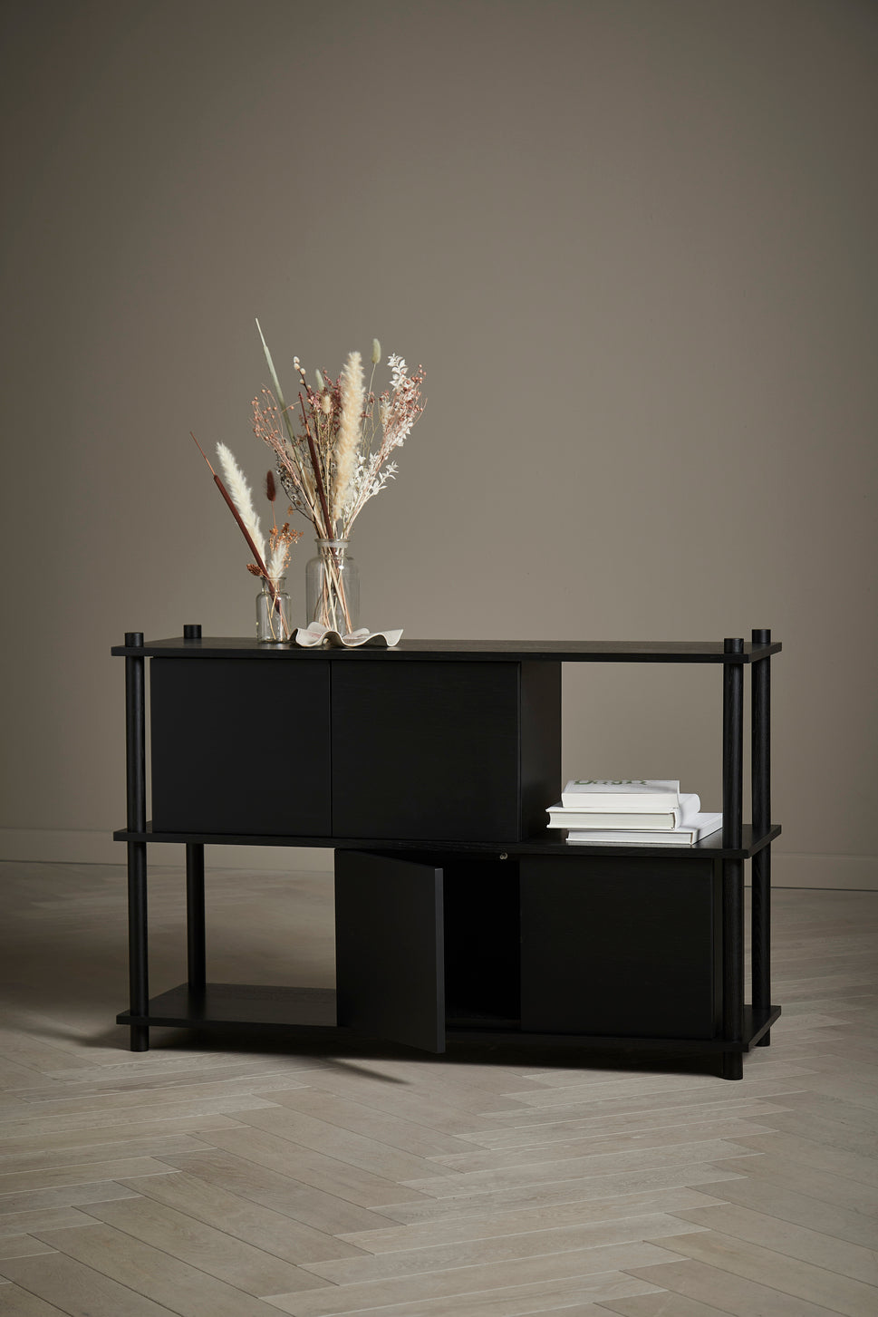 Elevate 2-door cabinet - Black