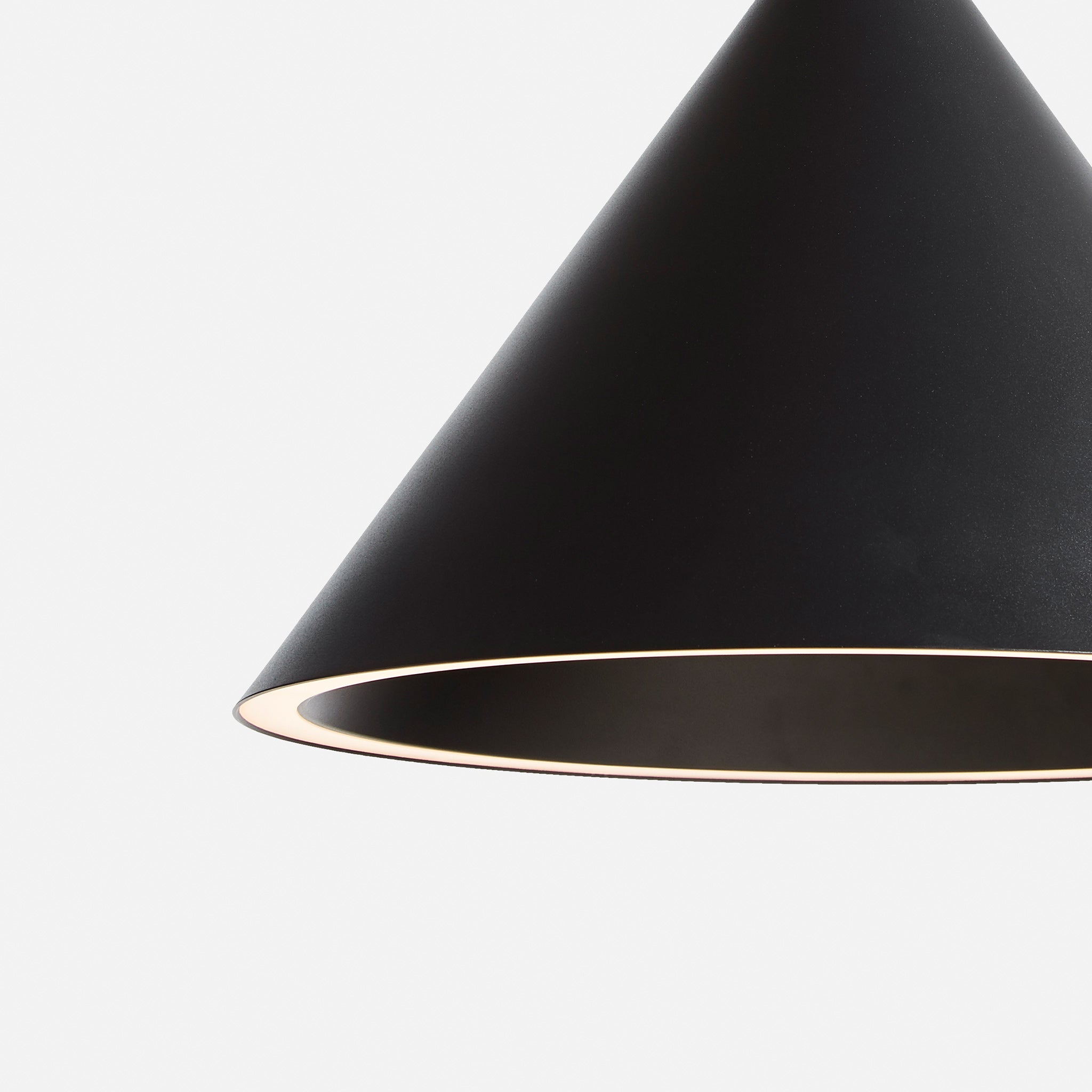 Annular pendant (Large) - Black